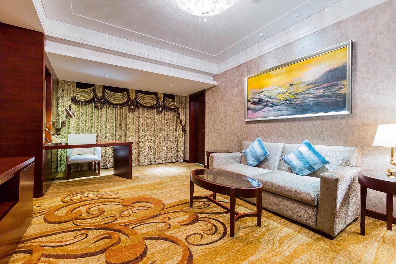 Northyorker Hotel Service Apartment Шеньян Экстерьер фото